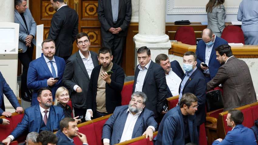 Из-за депутатов Рады Украина может потерять 30 миллиардов долларов: назван дедлайн