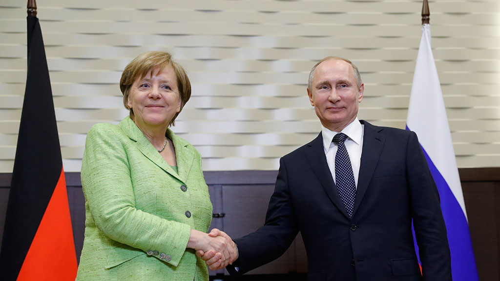 "Меркель ничего не решит", - журналист прокомментировал новость о вводе миротворцев на Донбасс