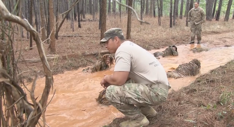 В Интернете опубликовано видео подготовки американских снайперов: пользователи пришли в восторг от выносливости военных
