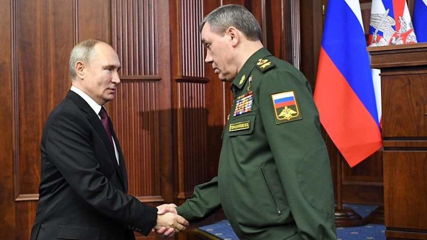 ​После выдачи ордера МУС на арест Герасимов попросился в отставку: как отреагировал Путин