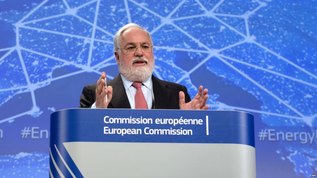 Евросоюзу не нужен российский "Северный поток-2": представитель Европейской комиссии по энергетике Каньете сделал тревожное для Кремля заявление