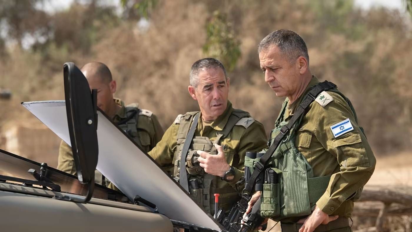 Израиль перебрасывает к границе с сектором Газа четыре дивизии, бои продолжаются