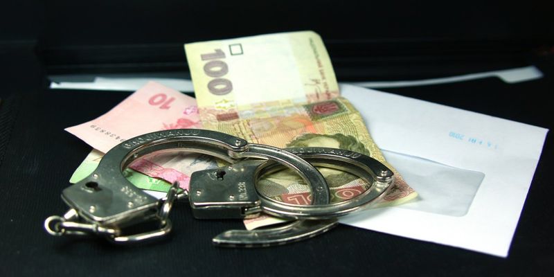 У кировоградских правоохранителей крупный улов: пойманы на горячем сразу два высокопоставленных коррупционера