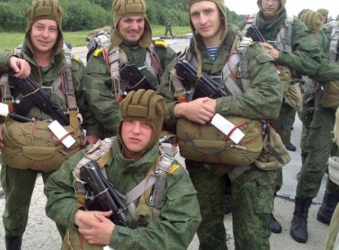В считанных километрах от границы с Украиной высадились псковские десантники: стало известно, что замышляет Кремль 