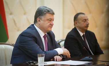 Бойкот русскому языку: Порошенко и Алиев выступали на родных языках