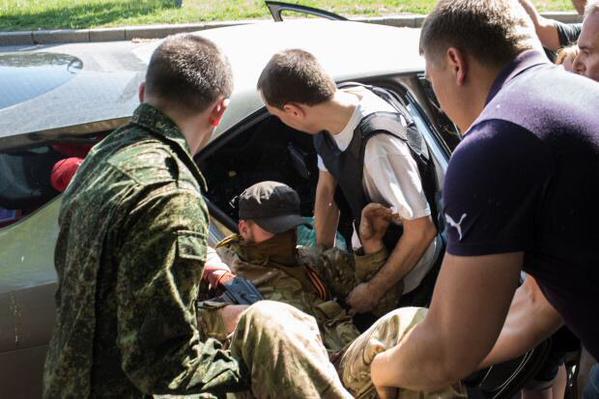 ​В Марьинке украинские военные взяли в плен российского солдата