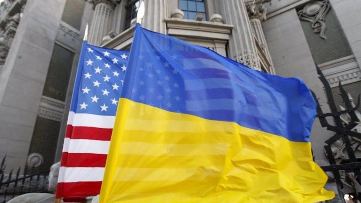 Команда Байдена готова расширить финансовую помощь Украине: озвучены условия