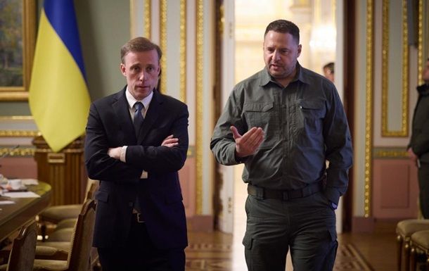 Адміністрація Байдена пообіцяла Україні "лавину військової допомоги" до середини січня – ЗМІ