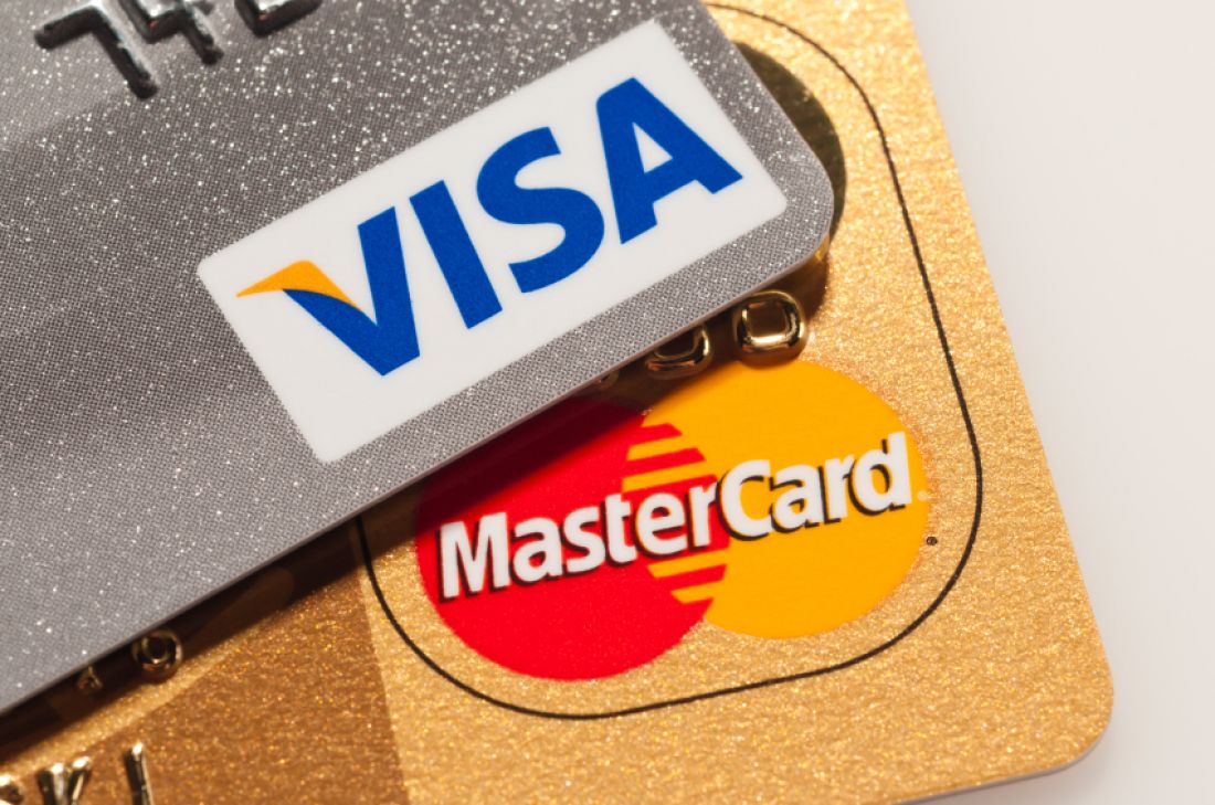 В аннексированном Крыму окончательно остановили выпуск Visa и MasterCard – подробности