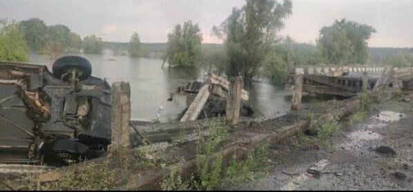 Обрушение моста под Киевом: молния спровоцировала взрыв