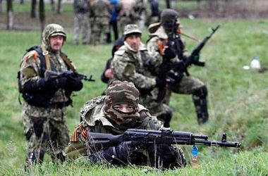 В результате обстрела блокпоста сил АТО в Донбассе ранены 4 украинских военных, убиты 4 ополченца, - АТЦ
