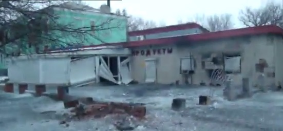 Как выглядит Киевский проспект после обстрела 17 января: израненные дома, поваленные деревья, потухшее электричество