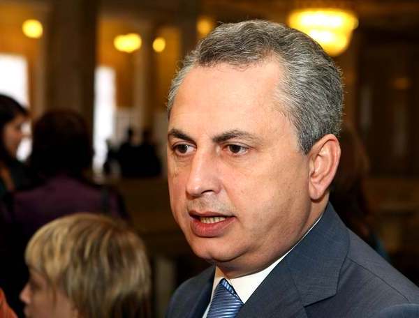 Кто есть кто в украинской политике: пока Порошенко закрывает фабрики в РФ, соратник Януковича договаривается о расширении кондитерского бизнеса в России - СМИ