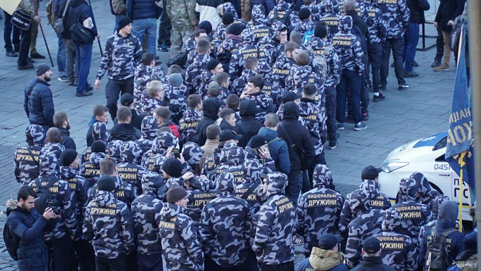 Бунт в Киеве: улицы заполнили участники АТО и националисты, которые требуют создания "Министерства по делам ветеранов"