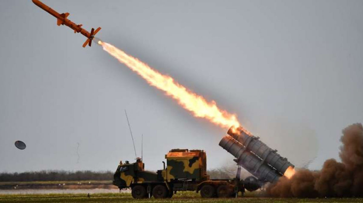ВМС Украины сожгли "Нептуном" базу хранения оружия и военной техники ЧФ РФ в Севастополе