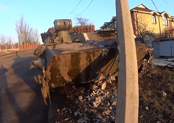 ​Второе ДТП за день в Макеевке: танк въехал в столб около Красной Горки