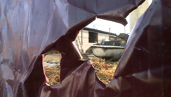 В Зайцево после обстрела боевиков рухнул жилой дом: под завалами оказалась семья из 4 человек