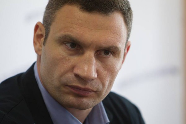 Виталий Кличко вновь оконфузился: киевский мэр не смог выговорить длинное слово в прямом эфире 