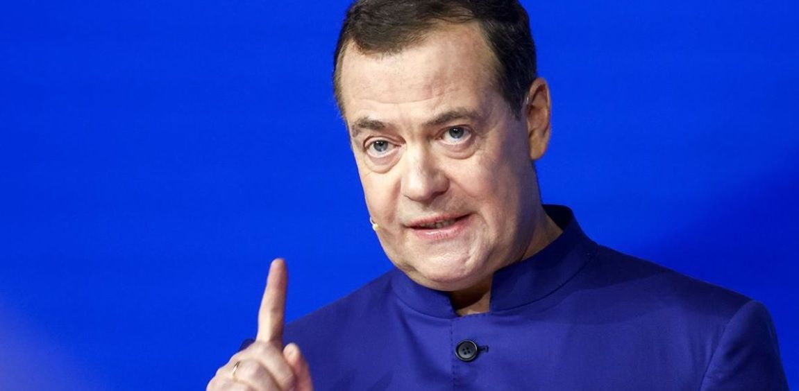 "Война НАТО с Россией", – Медведев истерично отреагировал на призыв Польши закрыть небо над Украиной