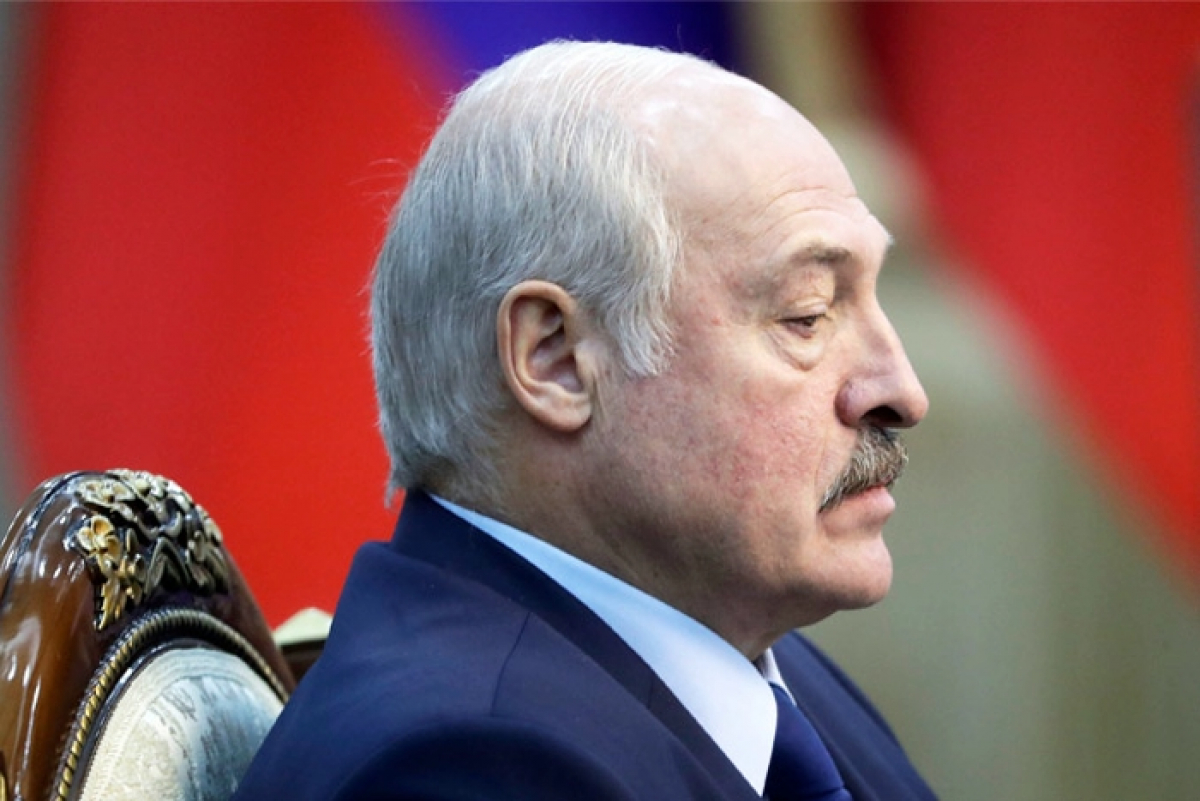 Лукашенко попросил Путина о защите: "Под угрозой Союзное государство, не выдержим - покатится волна"