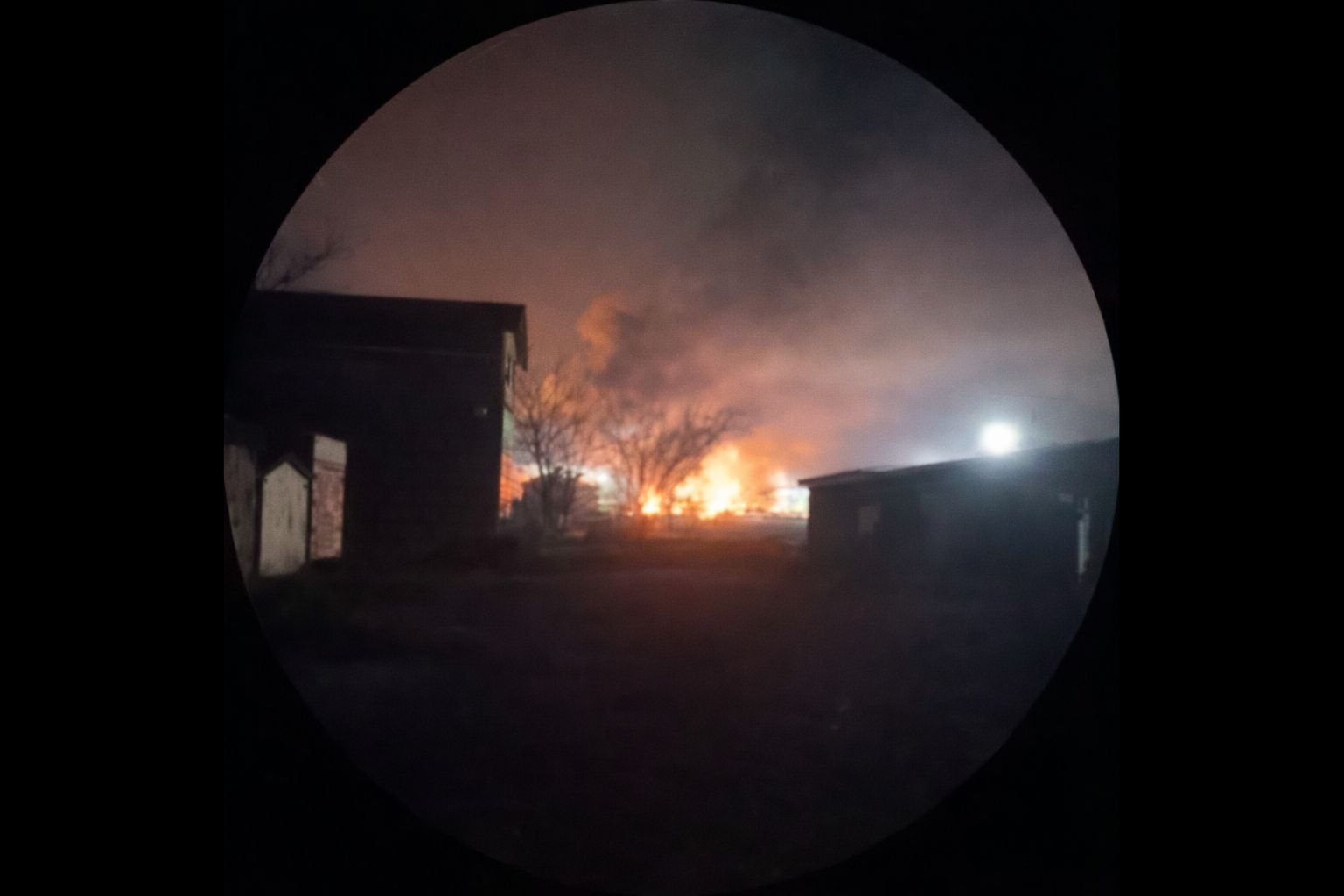 Удар по нефтяной инфраструктуре РФ: в Армавире вспыхнул крупный пожар после атаки