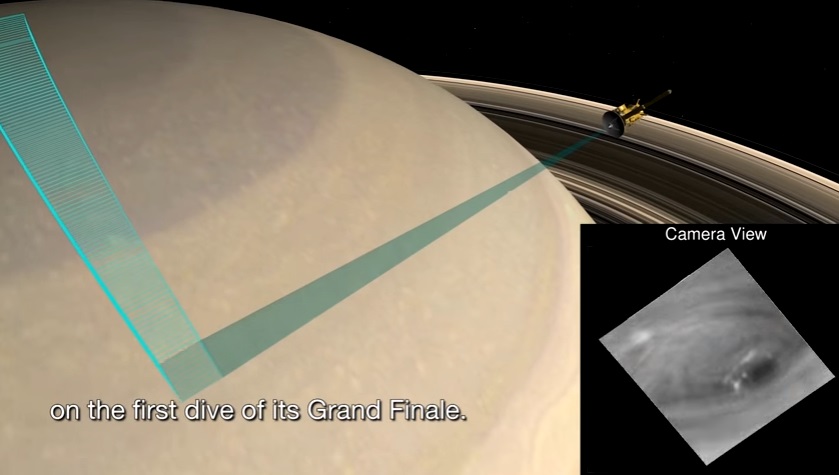 Зонд Cassini впервые "нырнул" между кольцами Сатурна и самой планетой: NASA опубликовало удивительные кадры