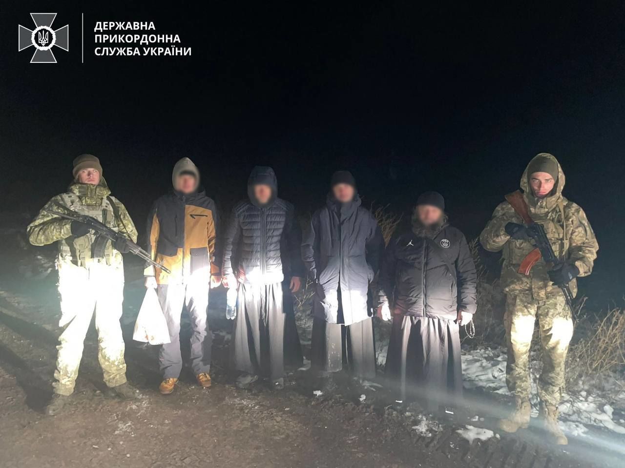 Поблизу кордону з Молдовою затримано московського попа та фейкових "батюшок", які плавали на човні