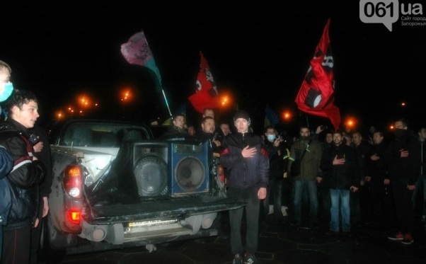 В Запорожье задержаны около ста участников акции по сносу памятника Ленину