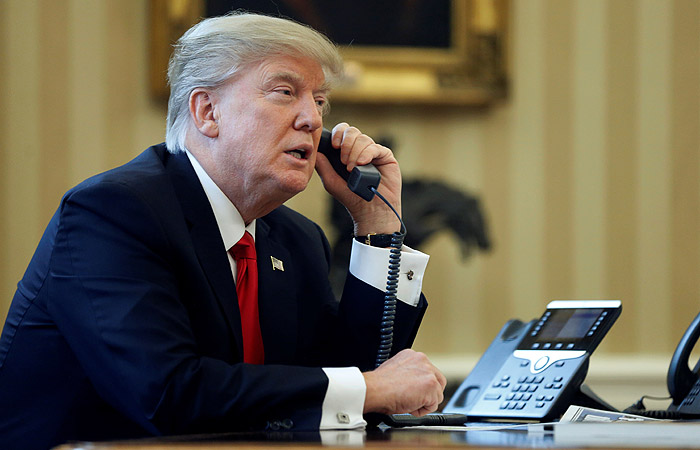 Первый телефонный разговор Трампа и Макрона: стало известно, о чем говорили лидеры США и Франции и когда пройдет их встреча