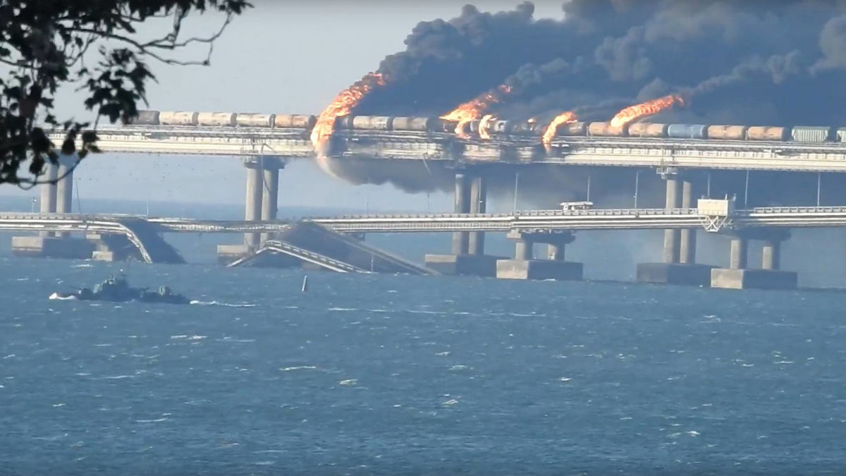 Это была не фура: появилась новая версия взрыва на Крымском мосту