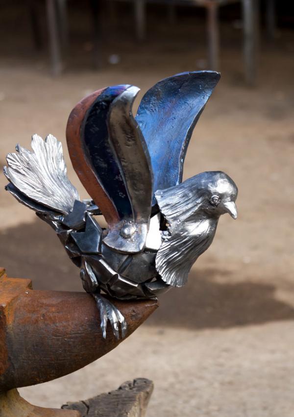 Донецкие кузнецы под обстрелами планируют ковать голубей  мира