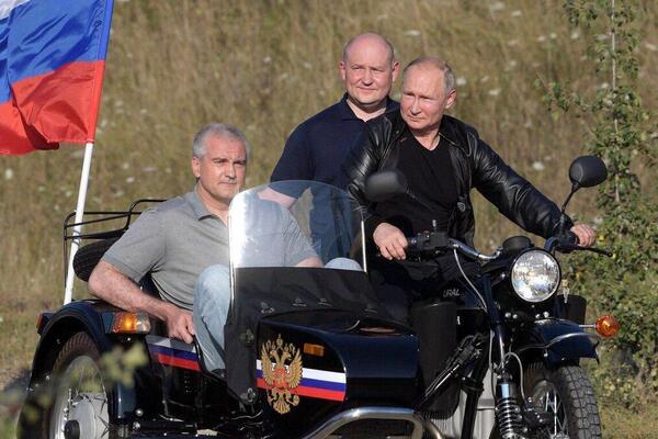 Путин на мотоцикле взбесил крымчан - Аксенов жалко оправдался за главу России