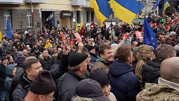 Партия "Рух нових сил" Саакашвили привезла в Киев тысячи людей для участия в митинге возле Рады: политолог назвал точную цифру 