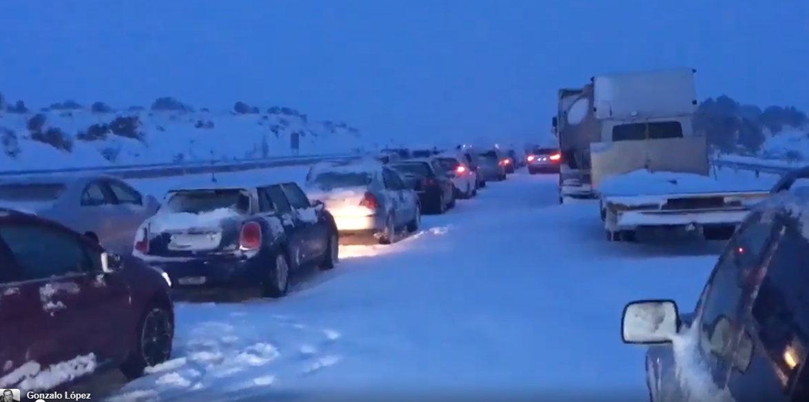 Испания в снежном плену: на дорогах страны образовались километровые пробки