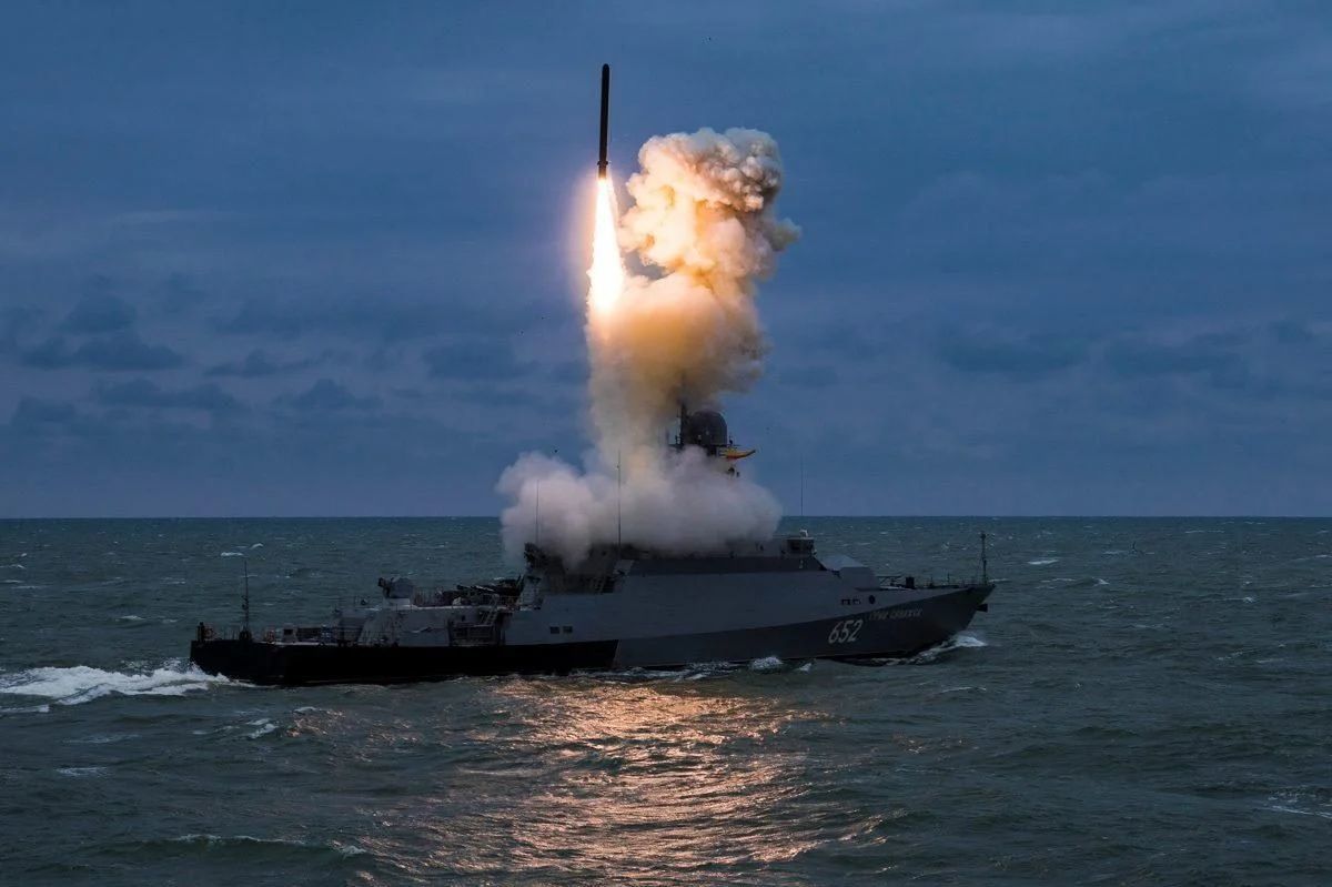​С "Калибрами" проблемы: почему РФ перестала использовать морские ракеты для ударов по Украине