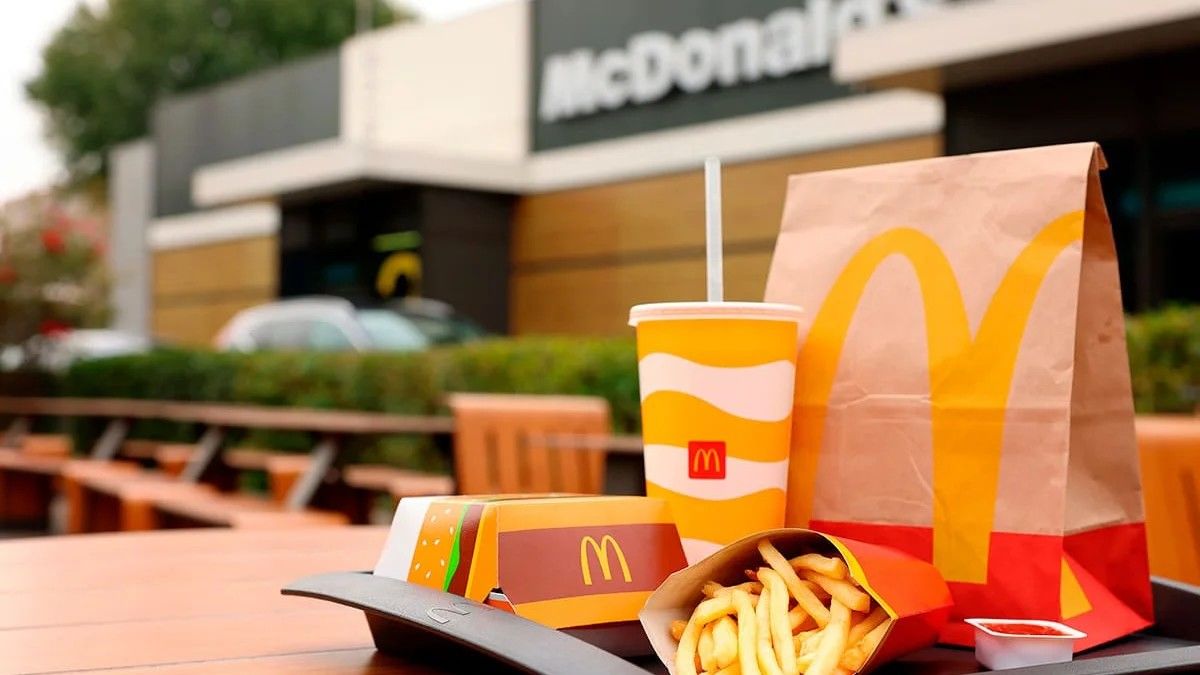 McDonald's сократил меню во всех ресторанах Украины – последствия удара РФ по складу
