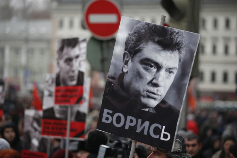 Оппозиционеры РФ пытаются отвоевать право провести демонстрацию в память о Немцове - на улицы Москвы выйдет 30 тыс. человек