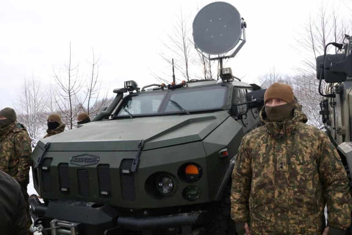 На границе с Беларусью проходят спецучения: в Сети показали, как Нацгвардия применяет "гуманное" оружие