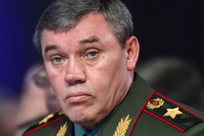 Голова Генштабу РФ Герасимов виступив із погрозами Україні на тлі стягування армії до кордонів