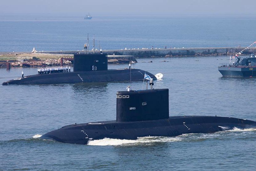 ​РФ вывела в Черное море 6 подлодок для "боевых задач" после слов Байдена: "Беспрецедентный случай"