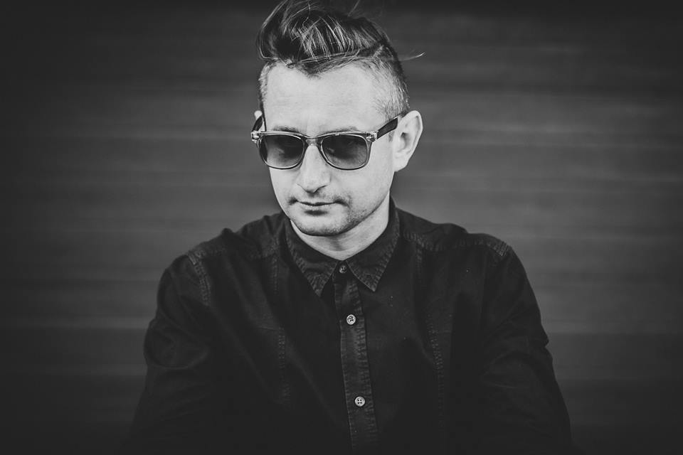 Харьковский писатель Жадан отказался взять 100 тысяч от Порошенко, написав ему письмо