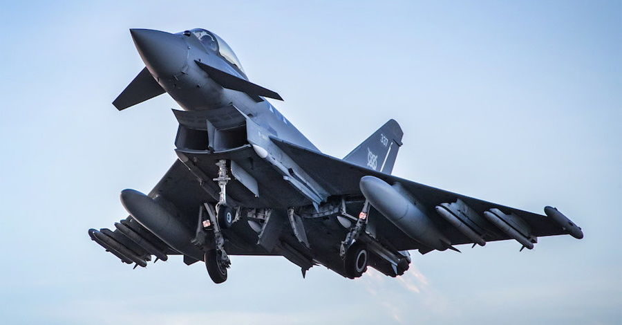 Британия подняла истребители из-за вторжений самолетов РФ в воздушное пространство НАТО