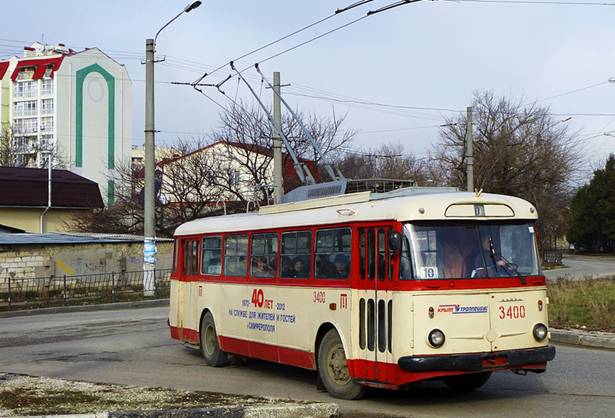 ​В Севастополе остановили движение троллейбусов