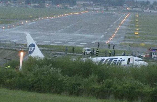Заполненный пассажирами Boeing вспыхнул как спичка: появились кадры громкого ЧП в аэропорту Сочи