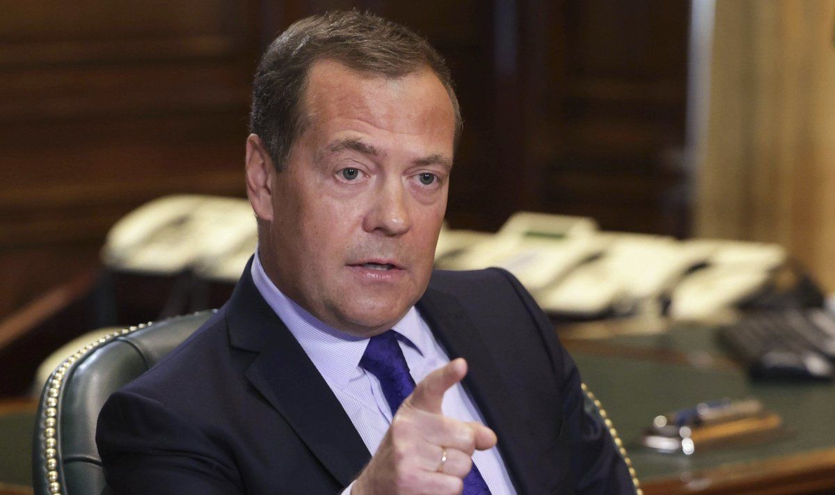 Медведев угрожает вечной войной РФ против Украины даже после вступления Киева в НАТО
