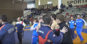 Грузинские борцы набили морду русским спортсменам прямо посреди соревнований: опубликовано видео грандиозной драки 