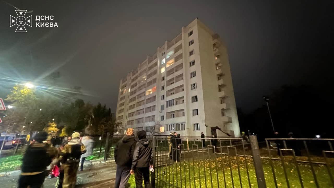 Россия массированно атаковала Киев баллистикой - есть жертвы, поврежден мост метро