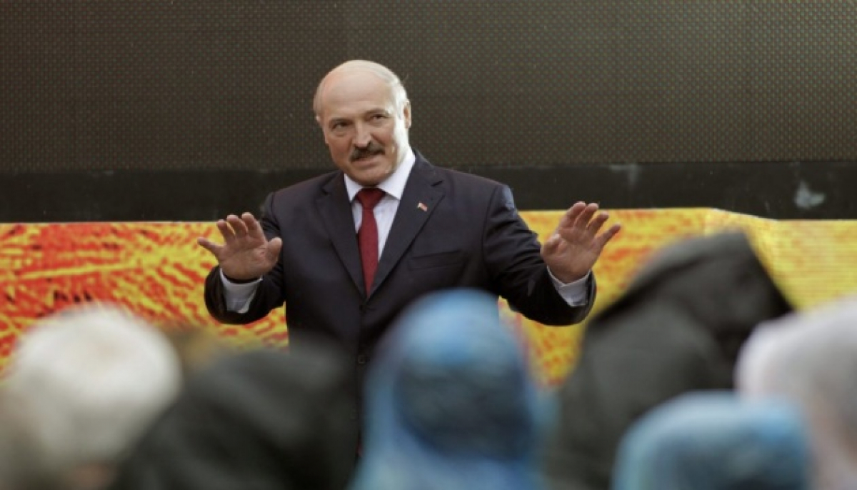 Казарин: "Лукашенко просил слишком много, а отдавал мало – настало время платить по счетам"