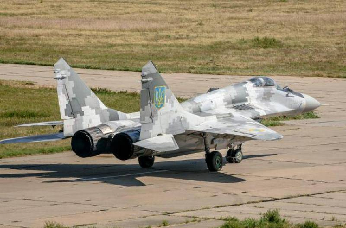 Истребитель ВСУ МиГ-29 аварийно приземлился в Мелитополе, кадры
