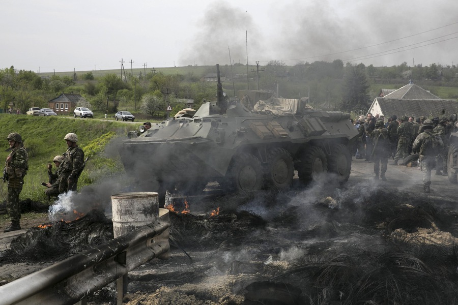 АТЦ: террористы обстреливают населенные пункты Донбасса, - в огне Пески, Марьинка, Счастье